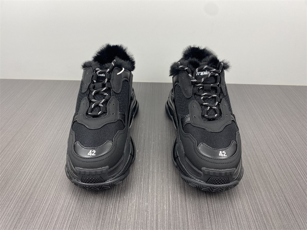 Ba1en*iaga triple s black with feather inside