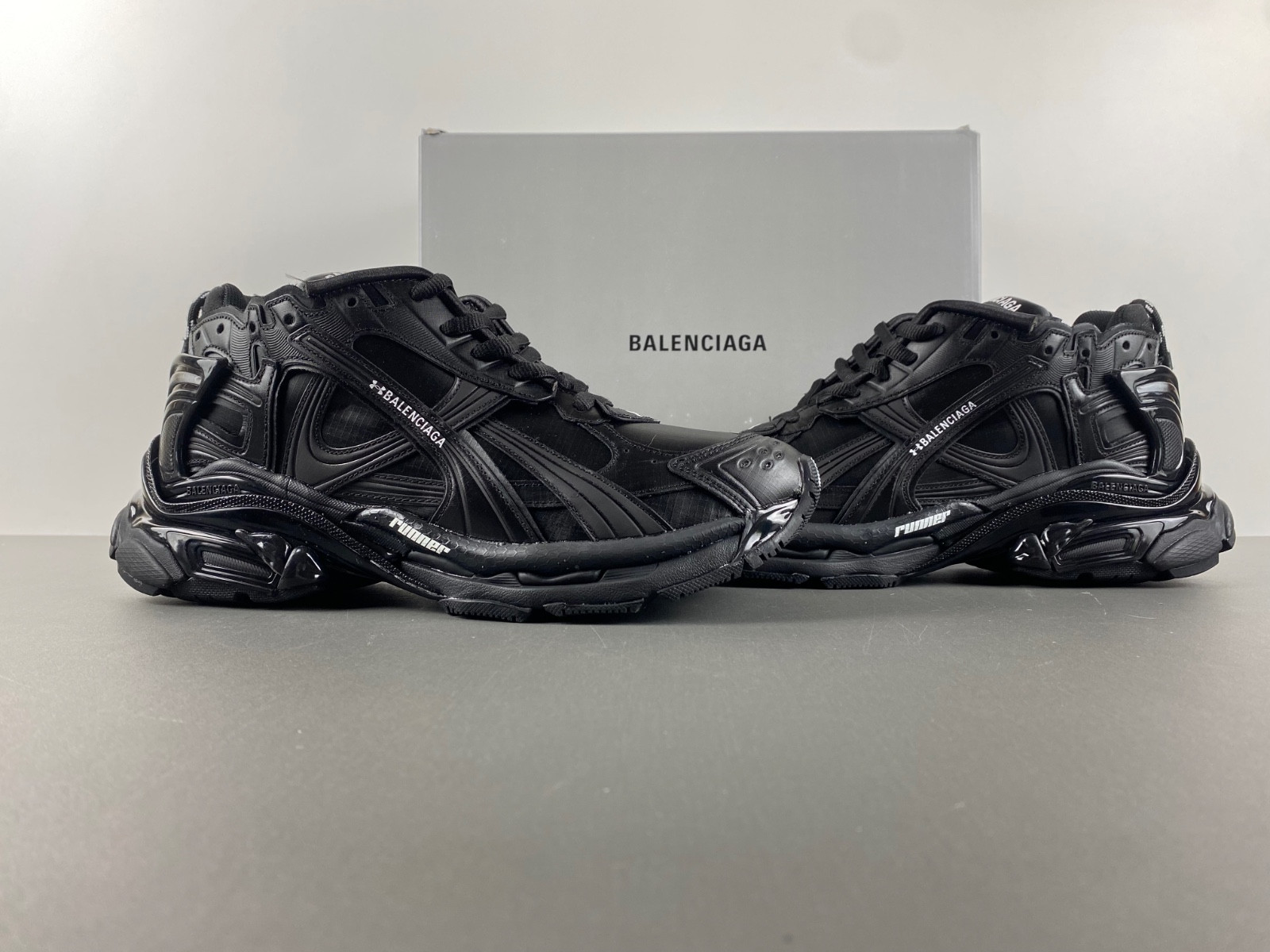 Ba1en*iaga runner sneaker