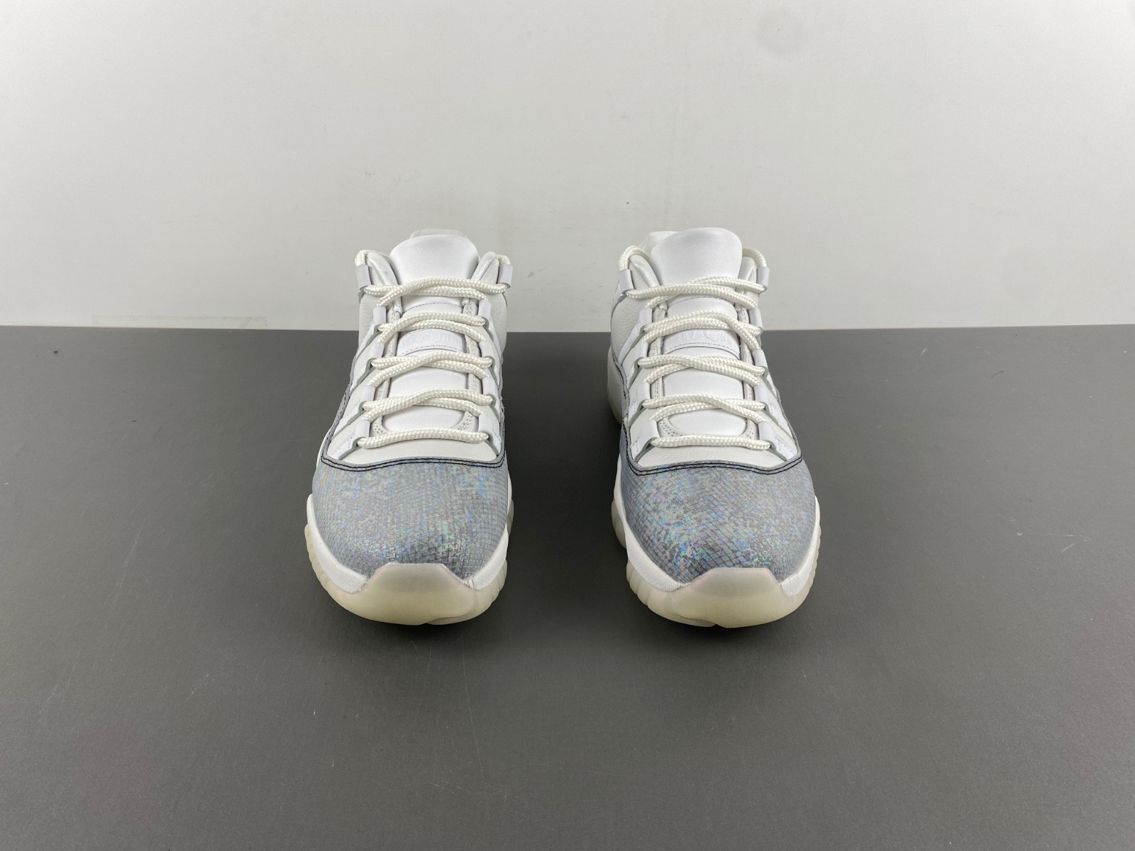 Air Jordan 11 Low CNY Year of the Snake HQ7000-001