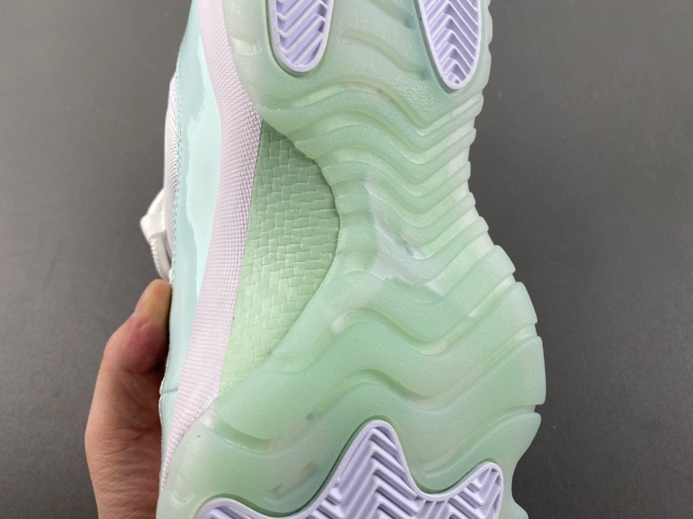 Air Jordan 11 Retro Low 
