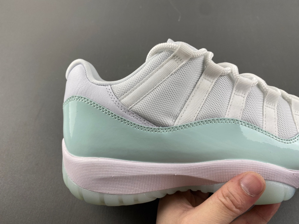 Air Jordan 11 Retro Low 