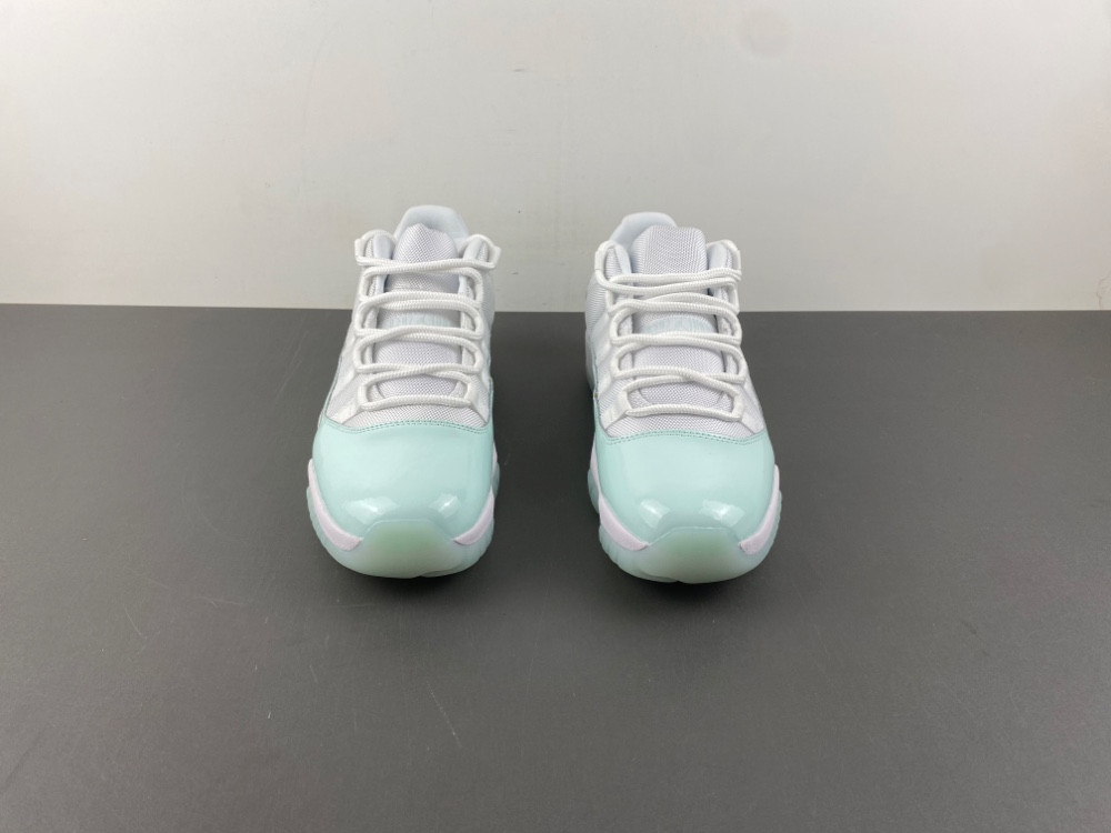 Air Jordan 11 Retro Low 