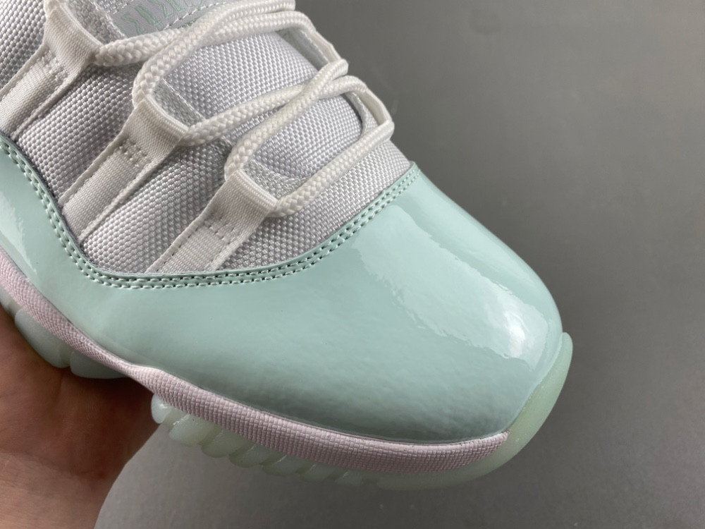 Air Jordan 11 Retro Low 