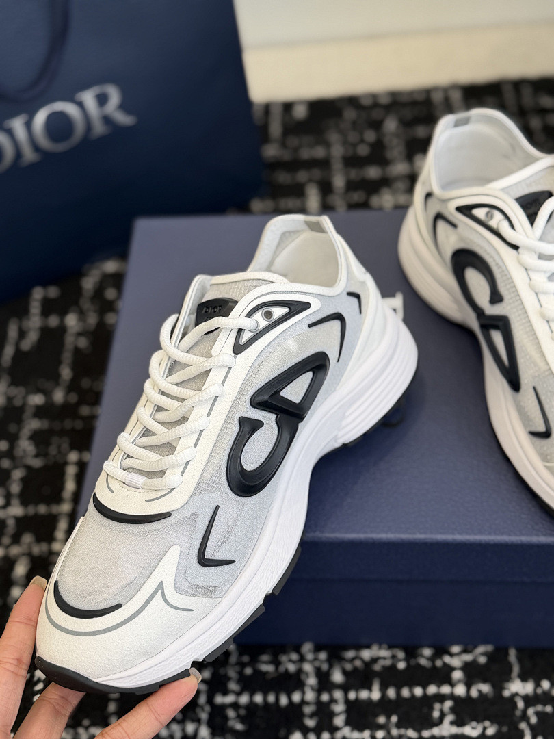 D10r b30 sneaker