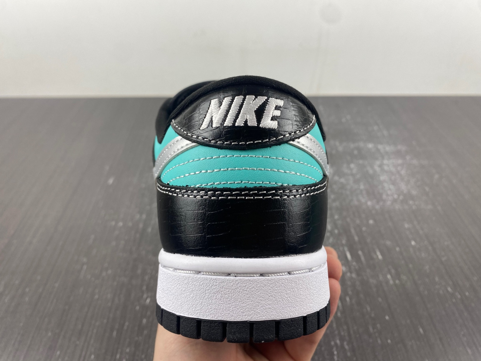 nike dunk sb low D1am0nd s*pply co. "t*f*ny" 304292-402