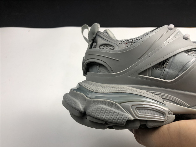 Ba1en*iaga track all grey