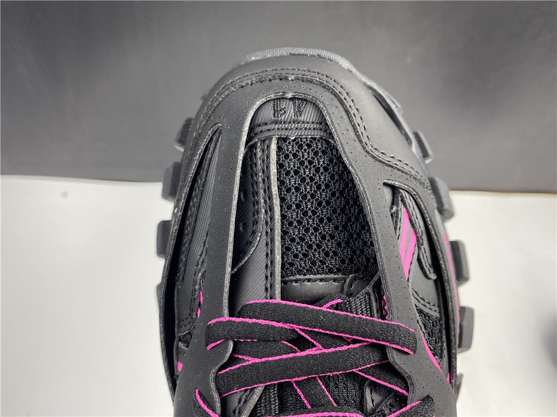 Ba1en*iaga track black with red lines