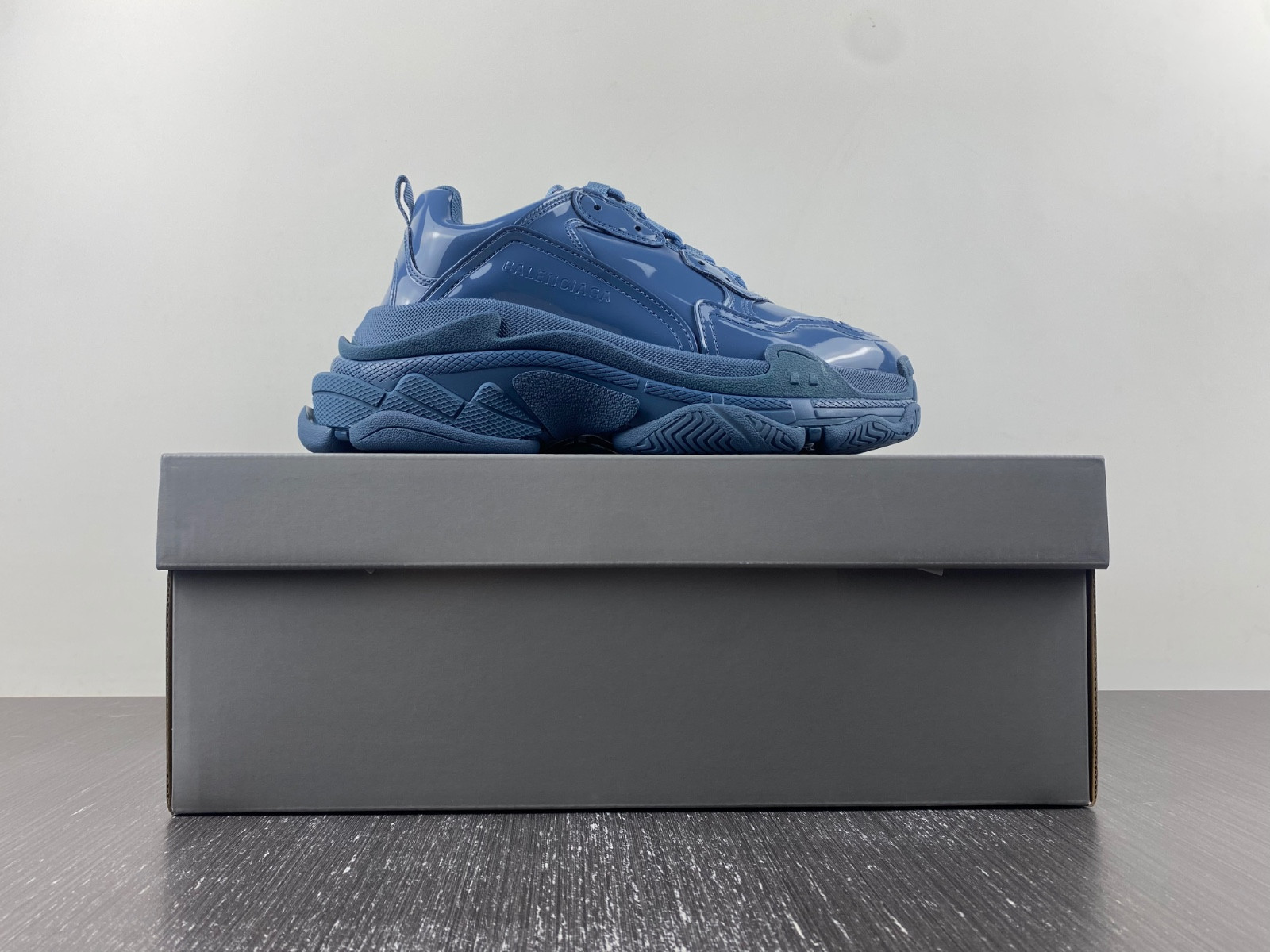 Ba1en*iaga triple s