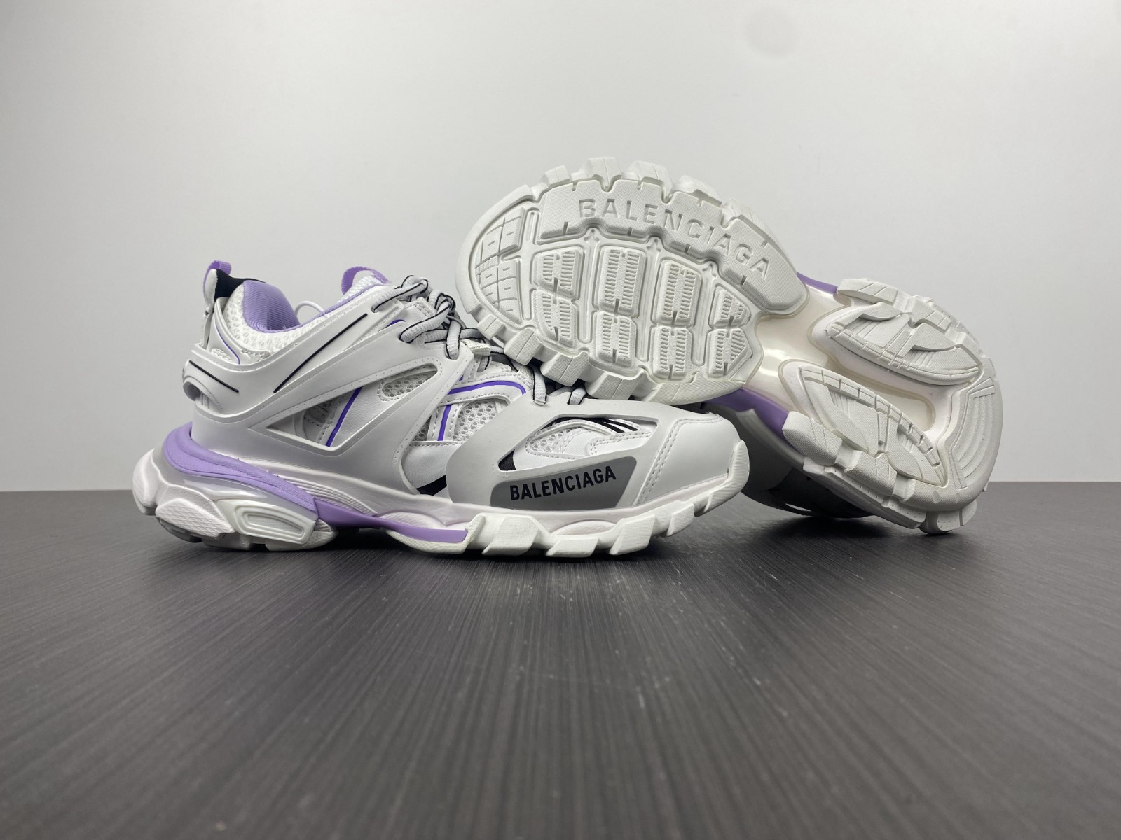Ba1en*iaga track sneaker monocol. fluo/leath eff/no wsah 543023 w3gc3 0225