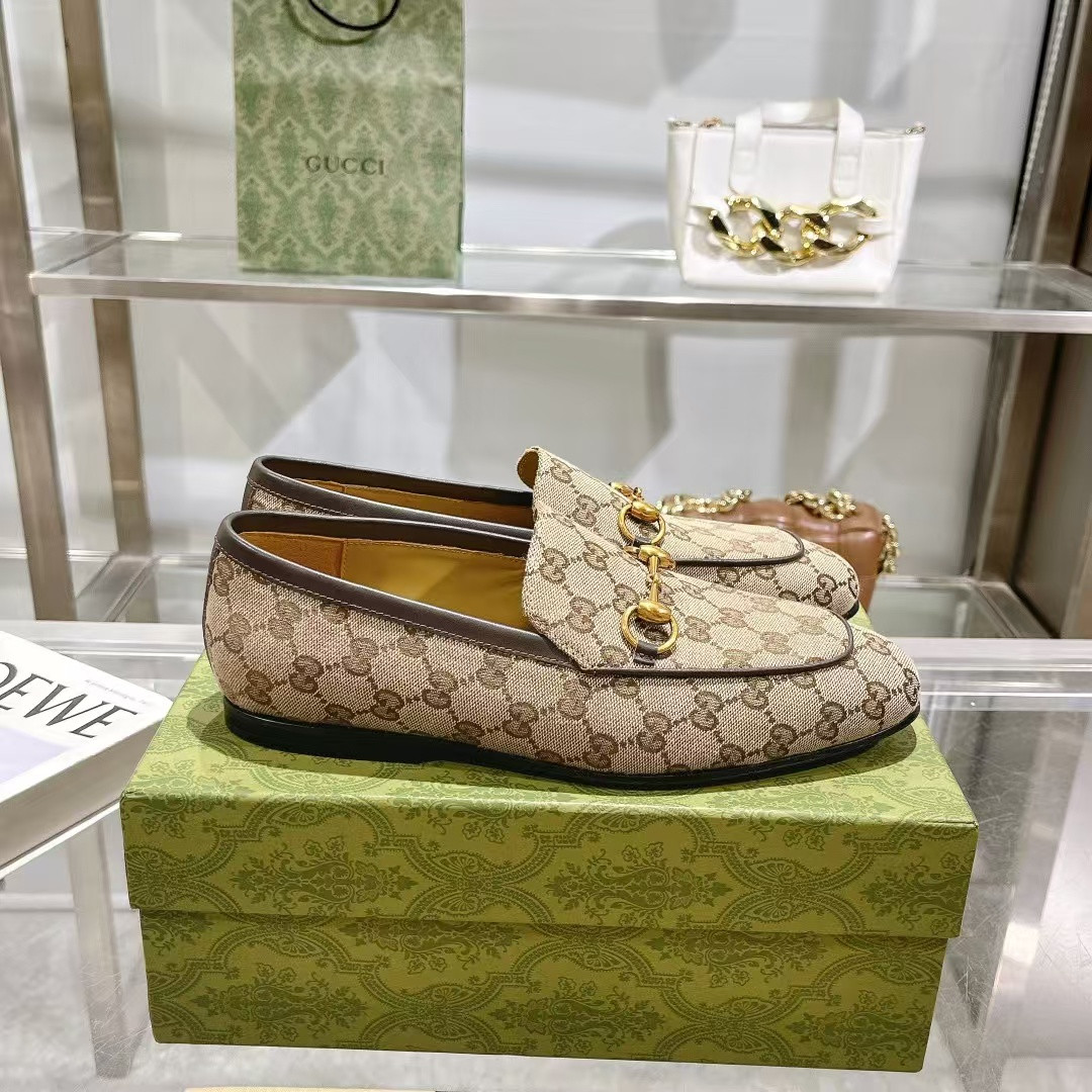 Gvc*1 leather shoes
