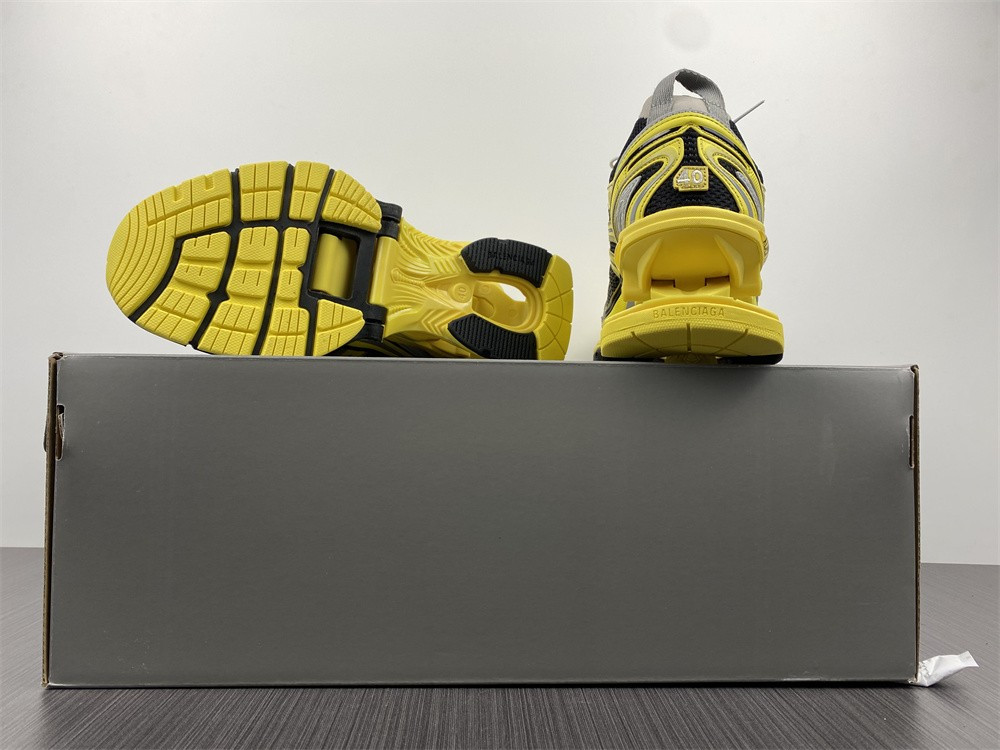 Ba*len*cia*ga x-pander 6.0 yellow and black