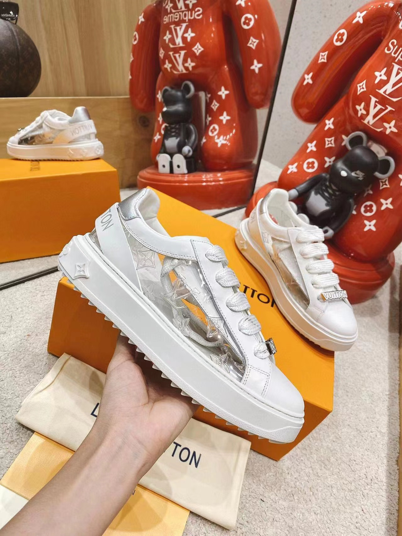 lu sneaker