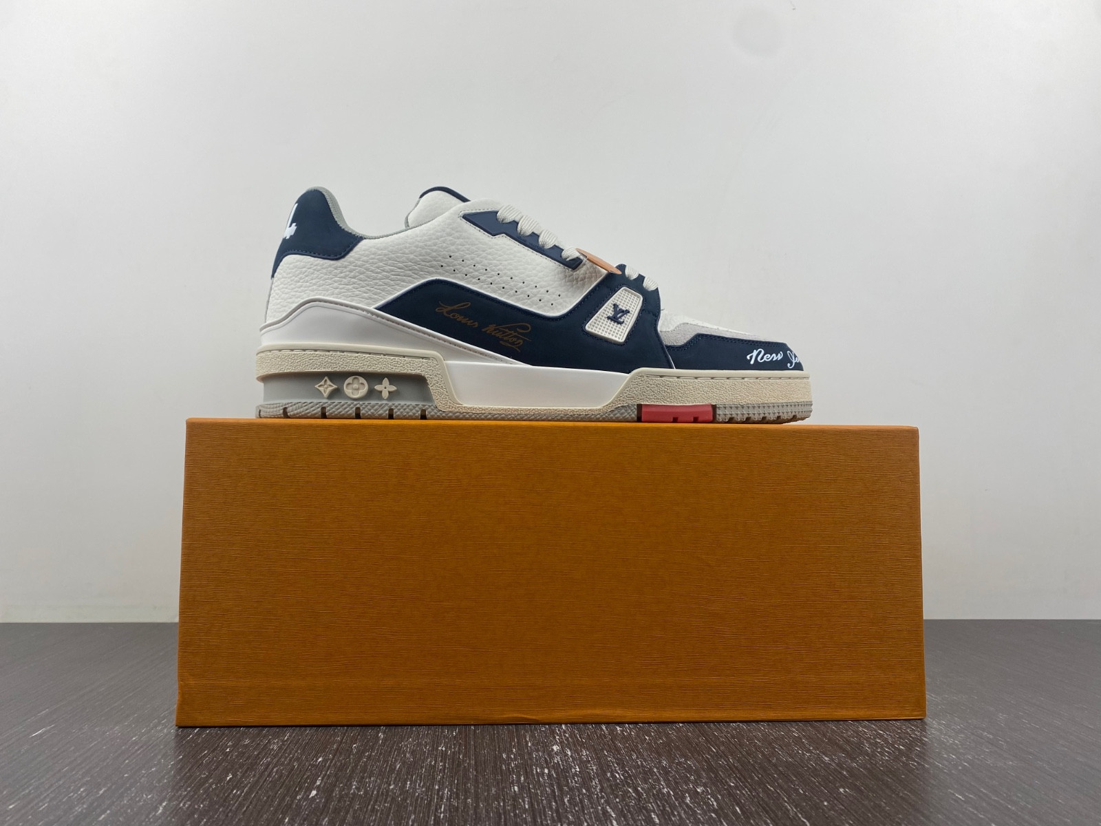 lwe sneaker