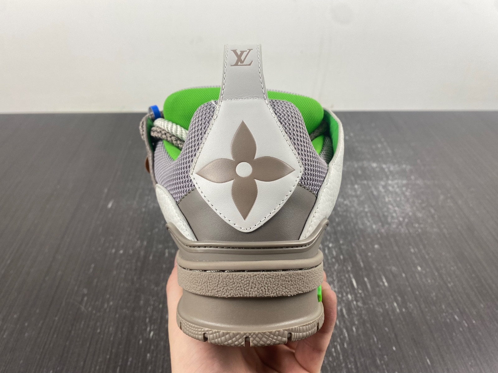lwe sneaker