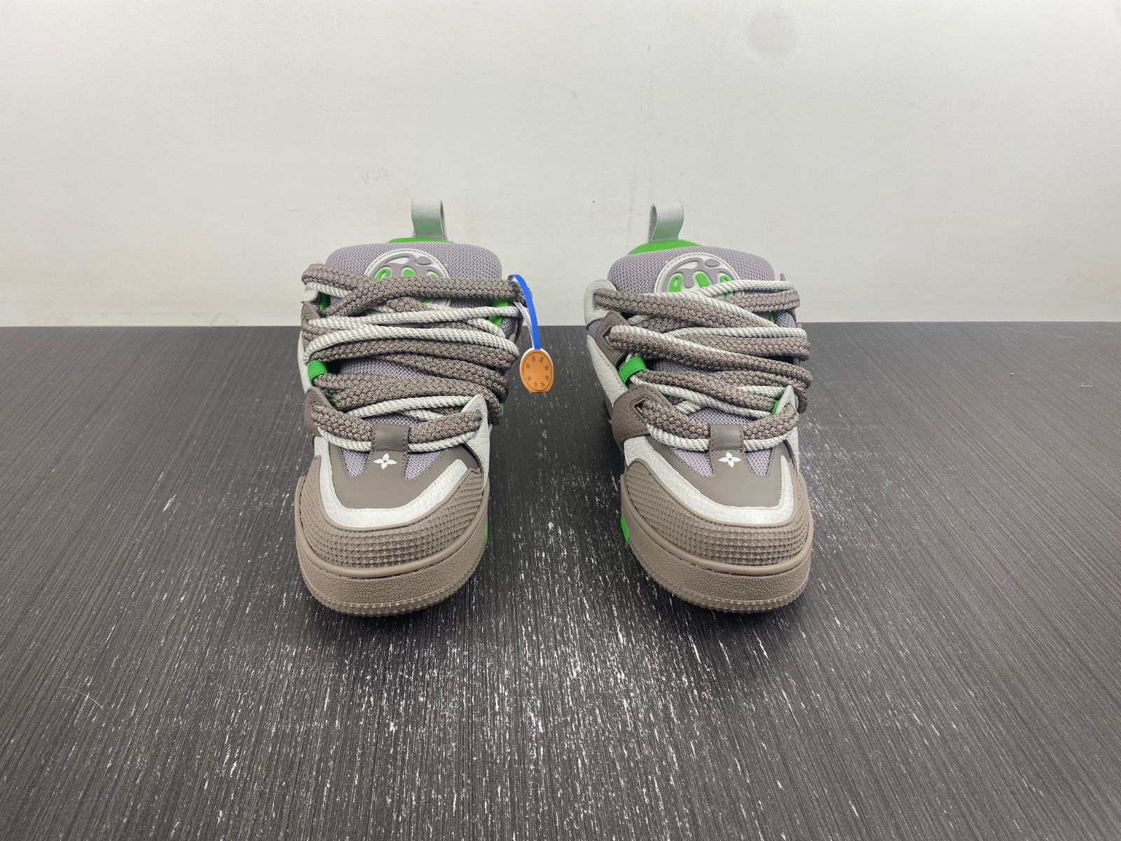lwe sneaker