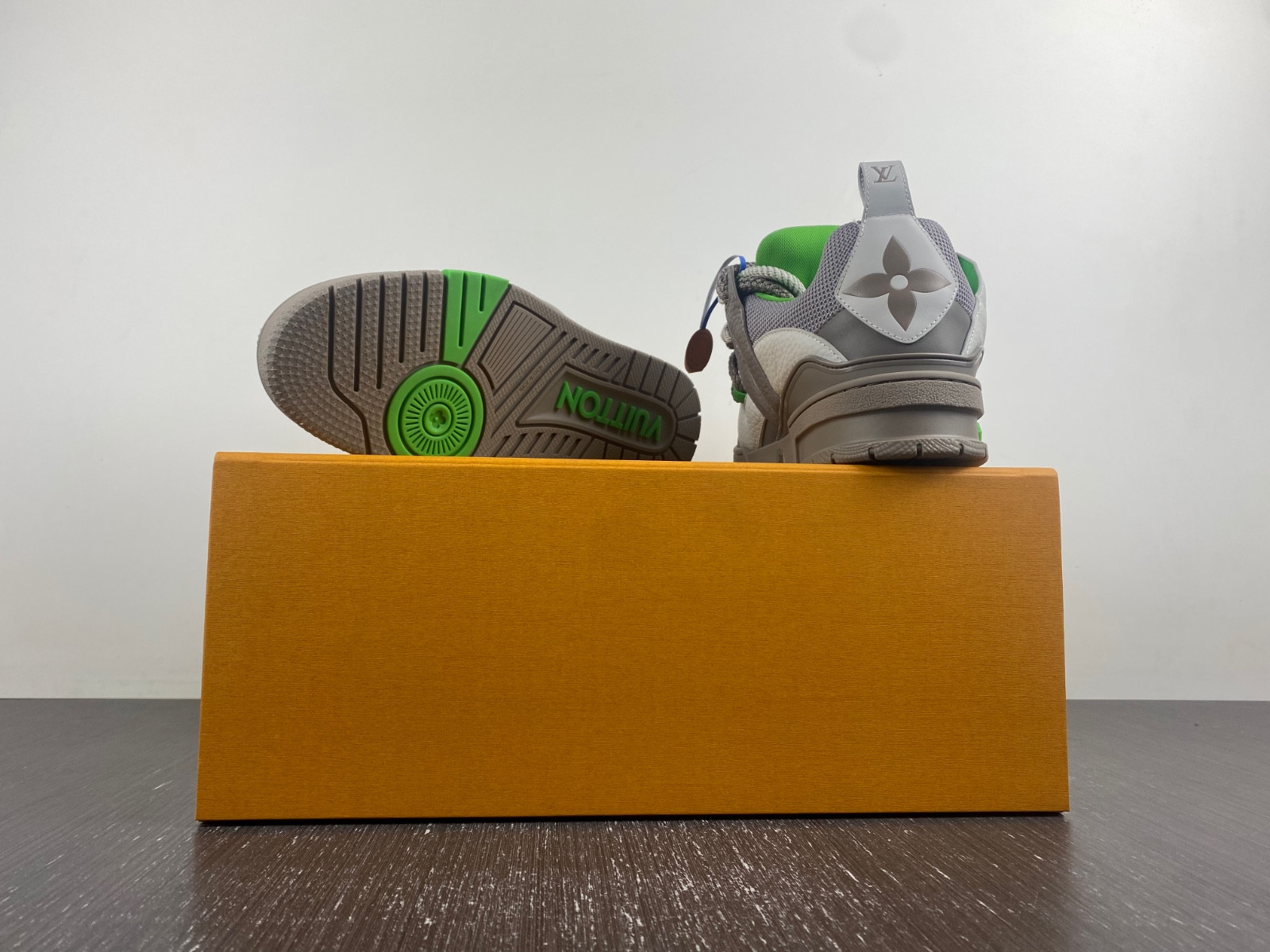 lwe sneaker