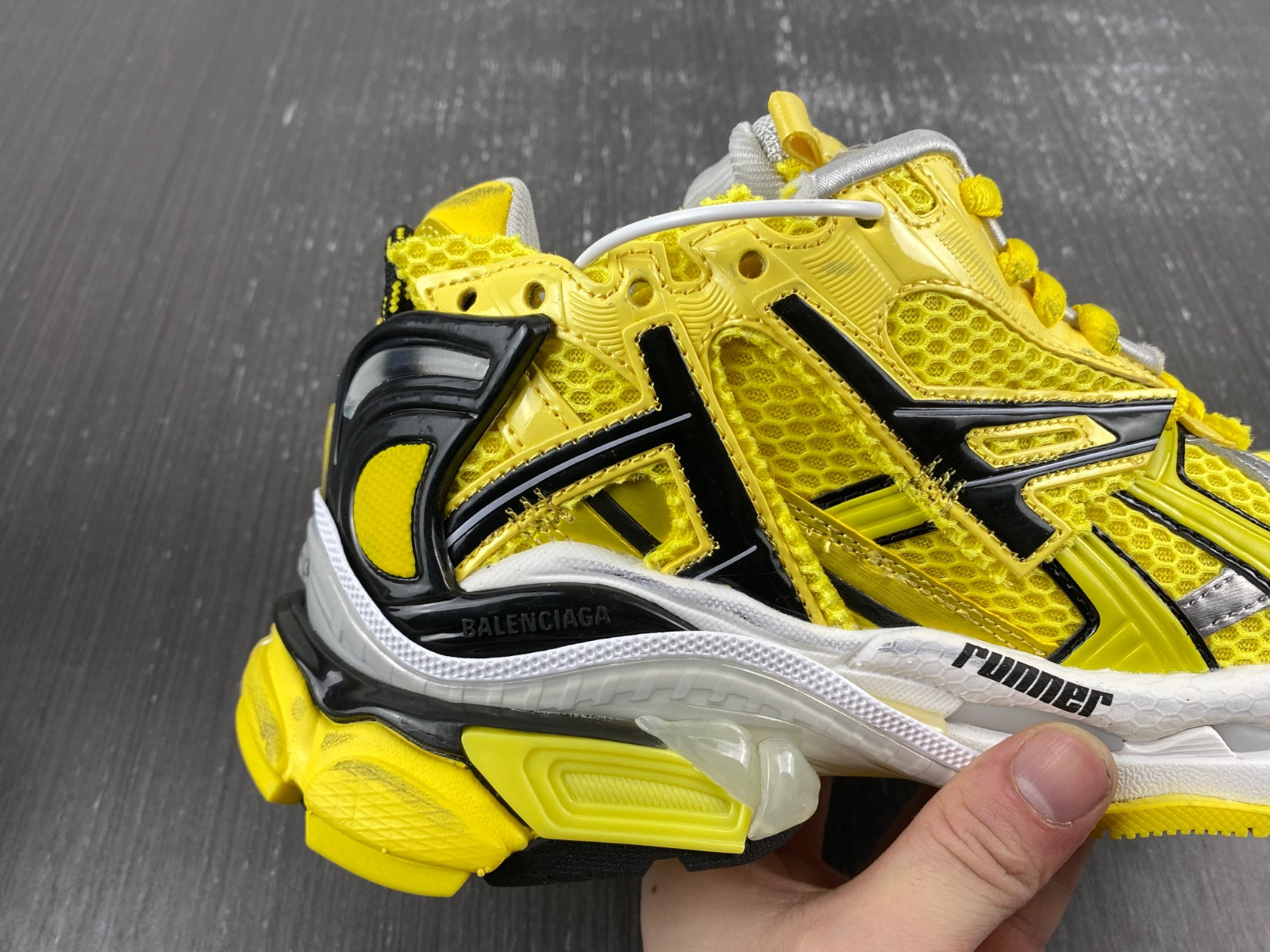 Ba*len*cia*ga runner sneaker