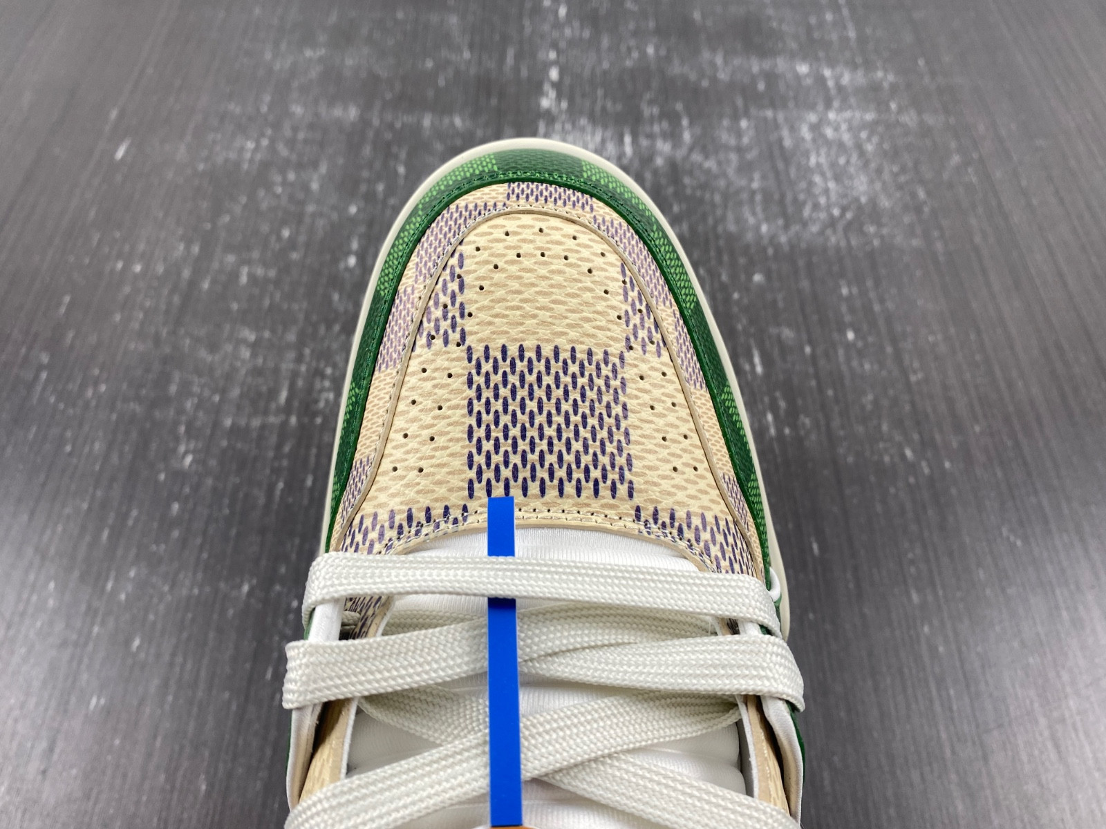 lwe sneaker