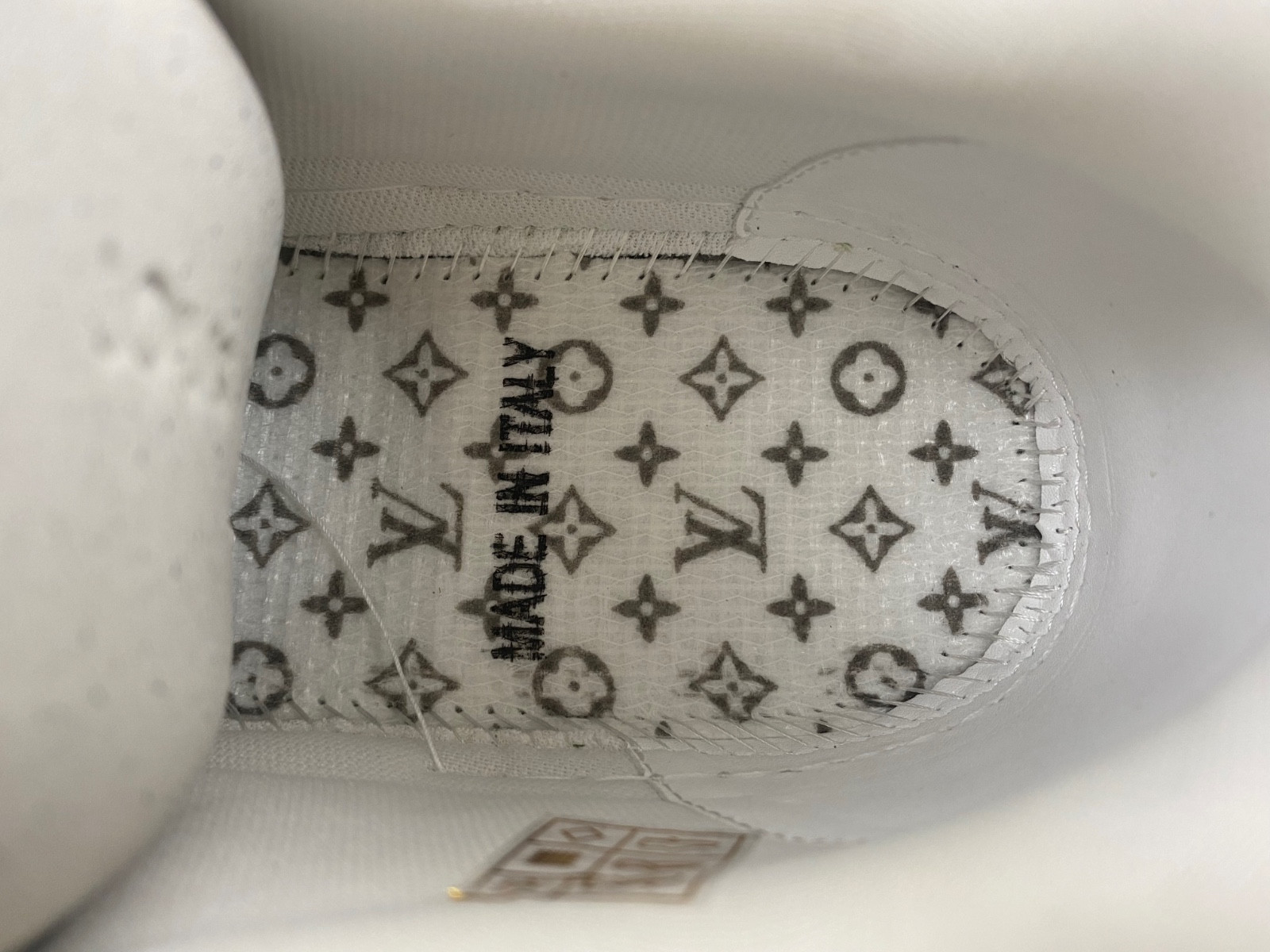 lwe sneaker