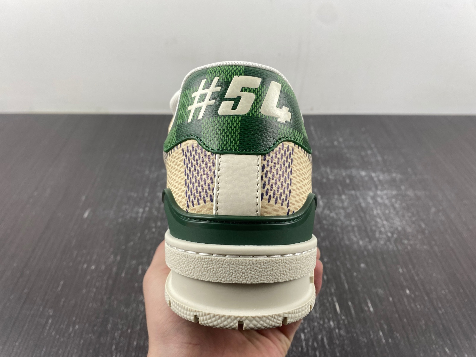 lwe sneaker