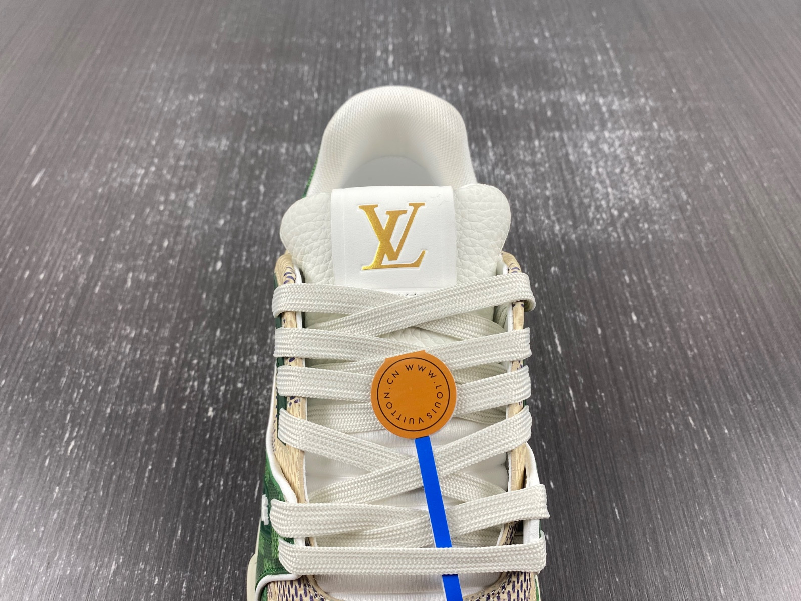 lwe sneaker