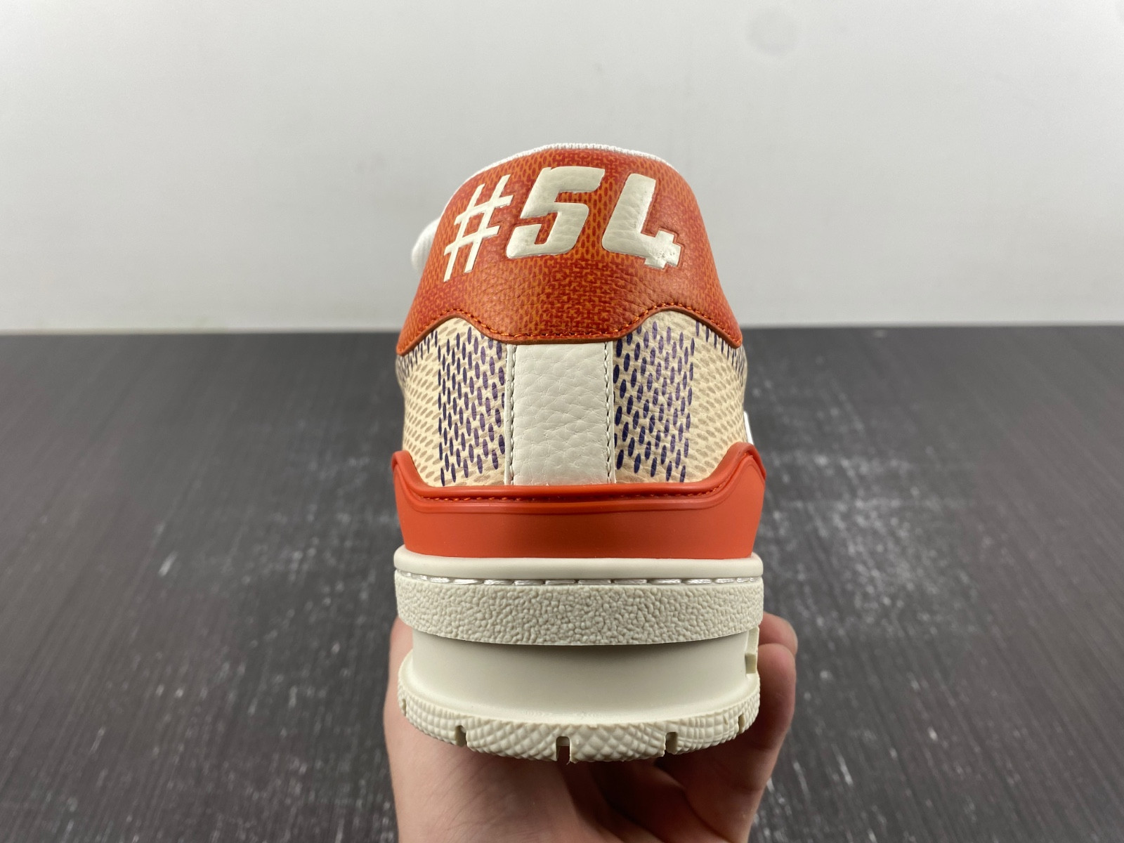 lwe sneaker
