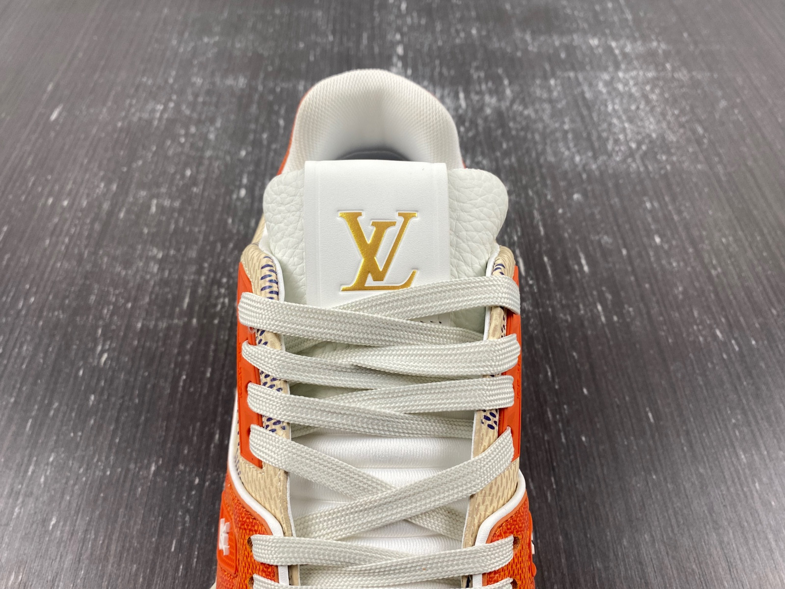 lwe sneaker