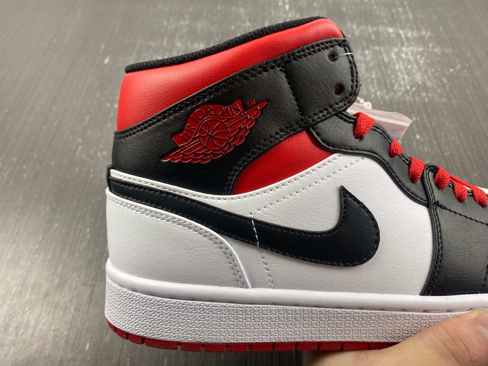 air jordan 1 mid 