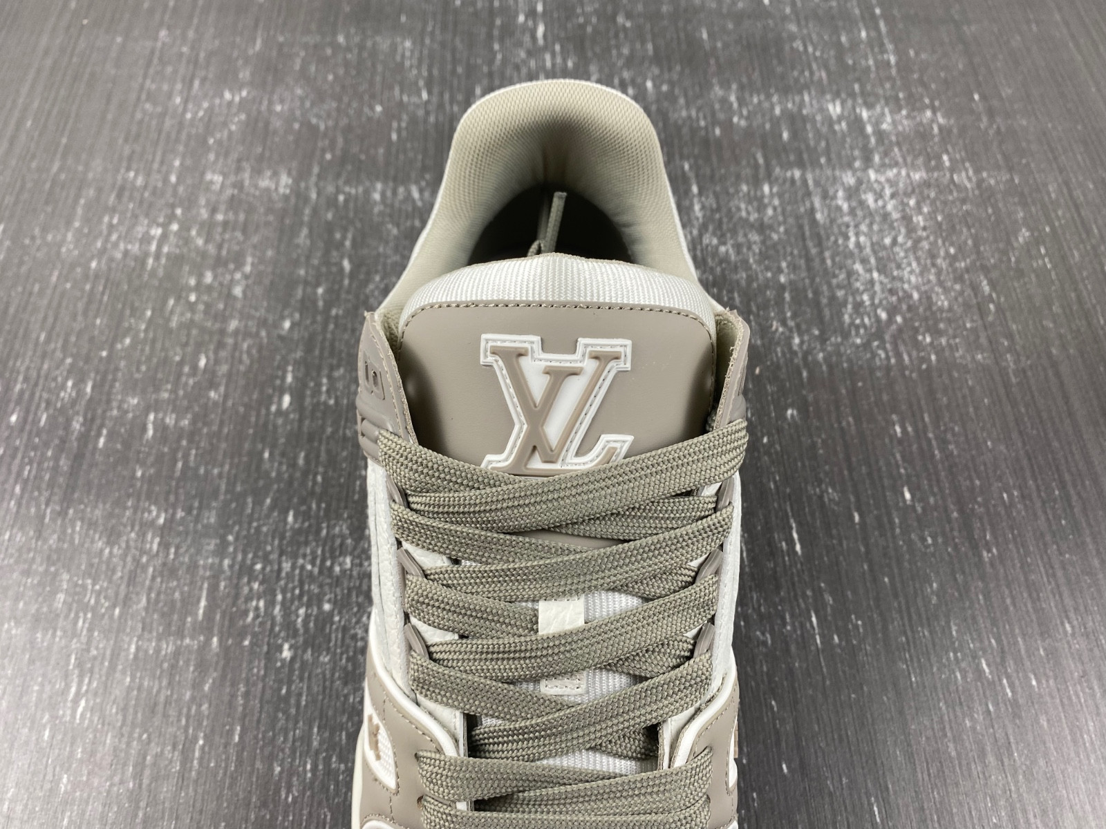 lwe sneaker