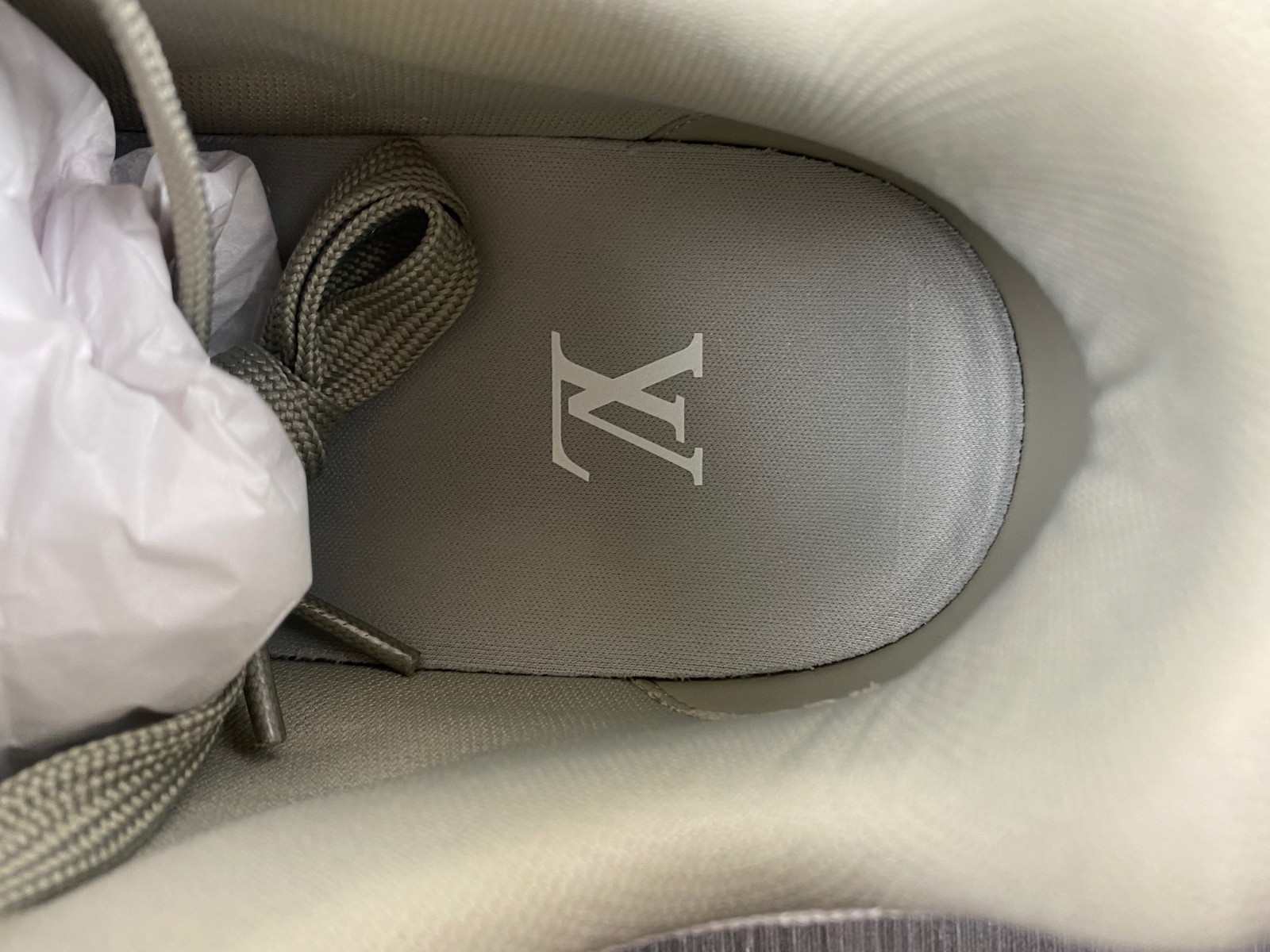 lwe sneaker