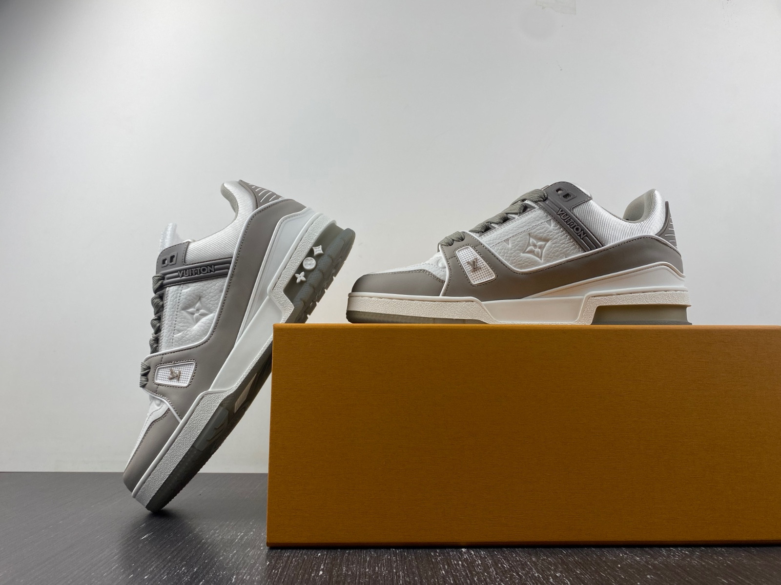lwe sneaker
