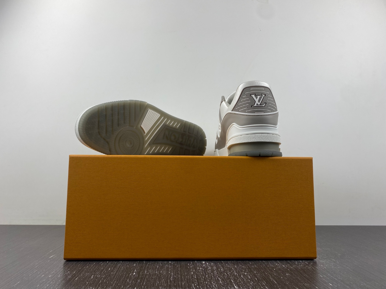 lwe sneaker