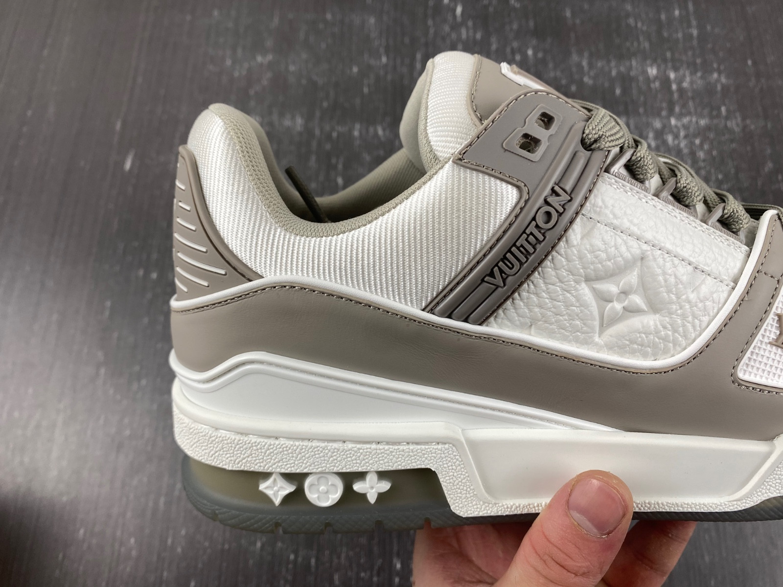 lwe sneaker