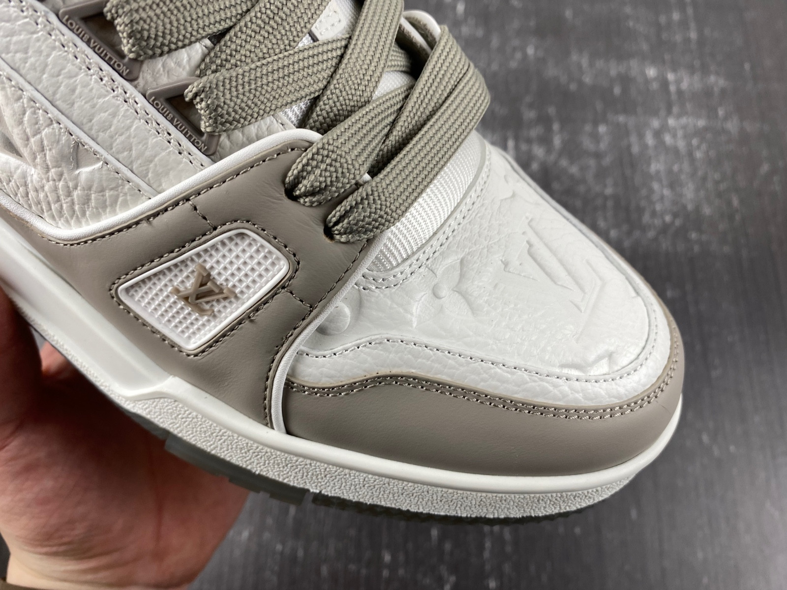 lwe sneaker