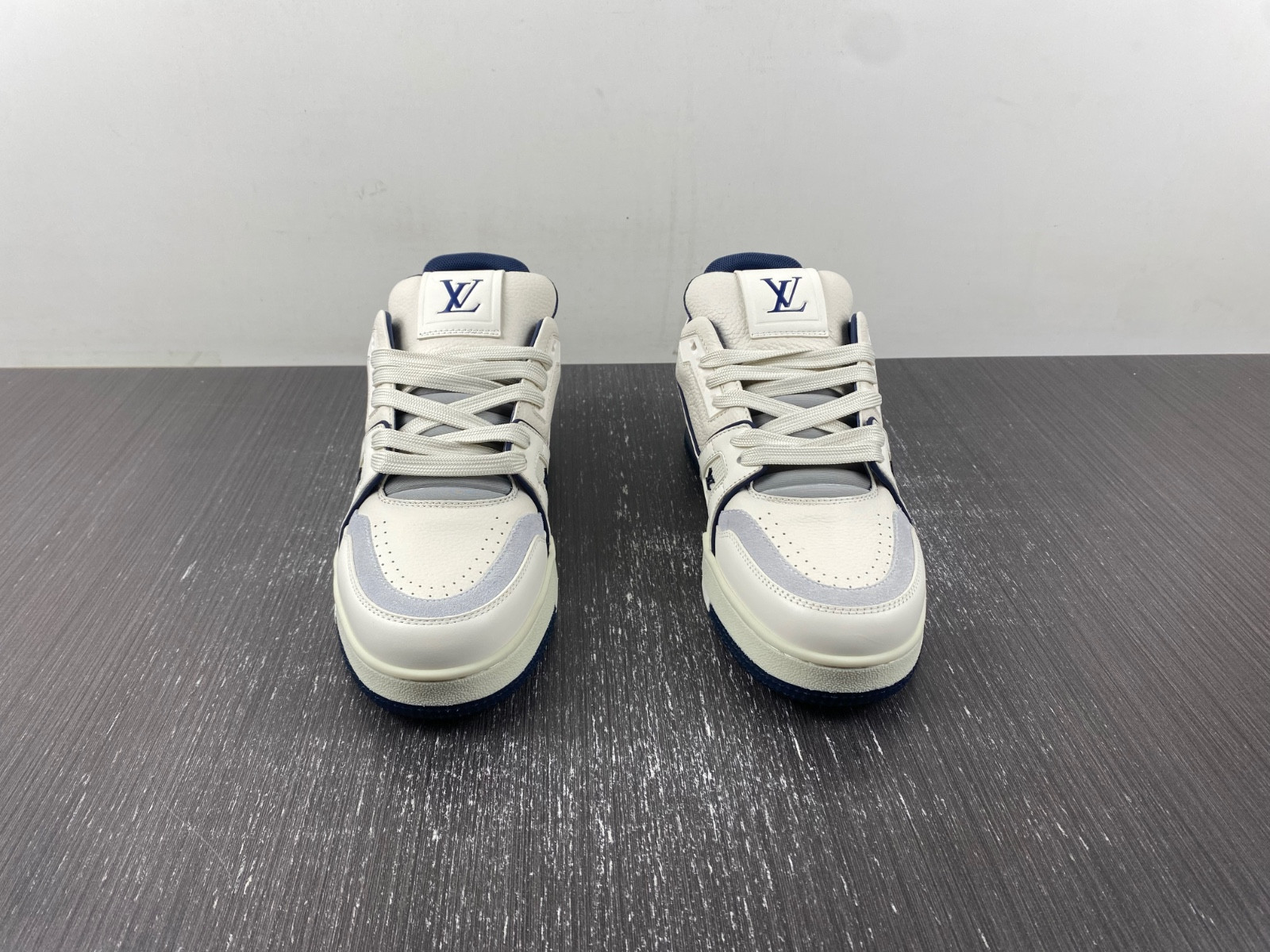 lwe sneaker