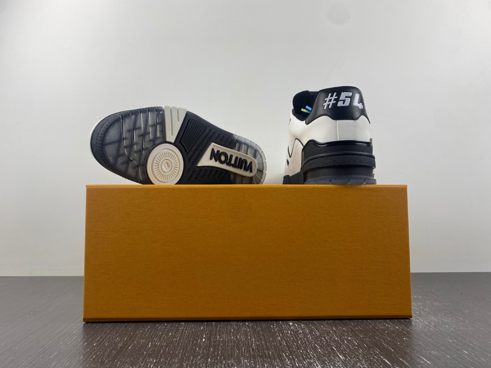 lwe sneaker