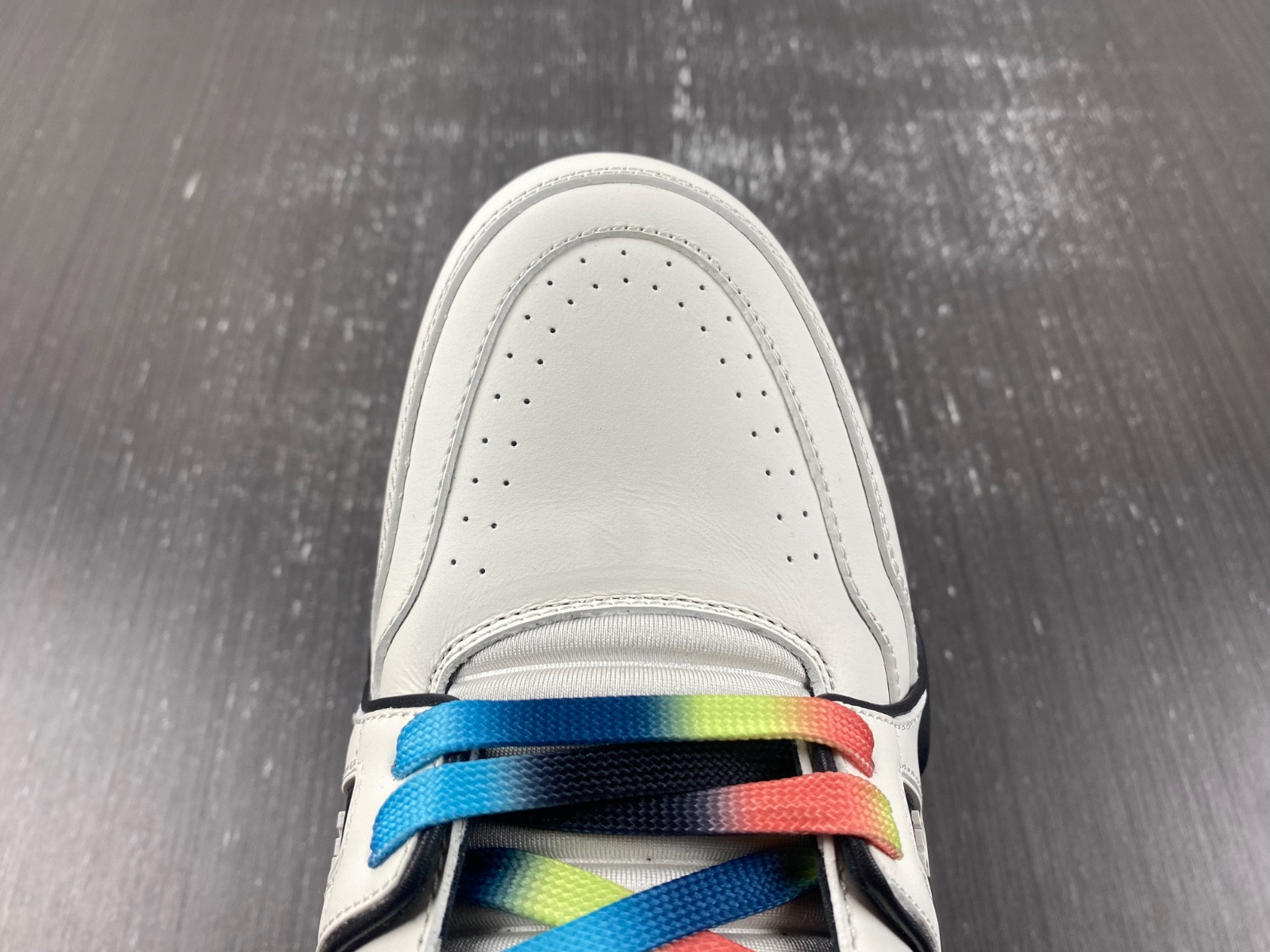 lwe sneaker