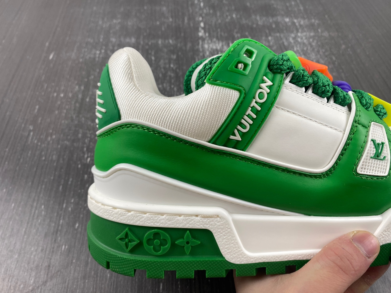 lwe sneaker