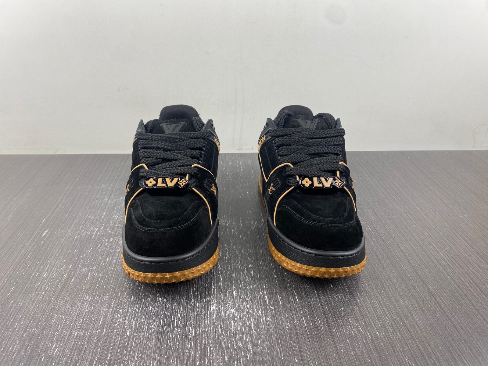 lwe sneaker