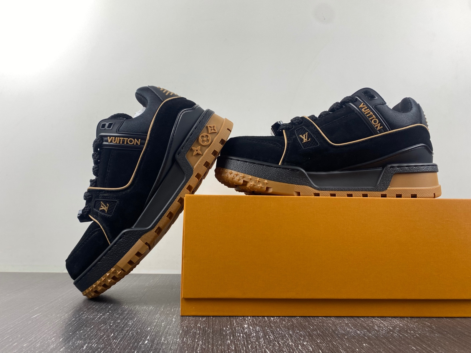 lwe sneaker