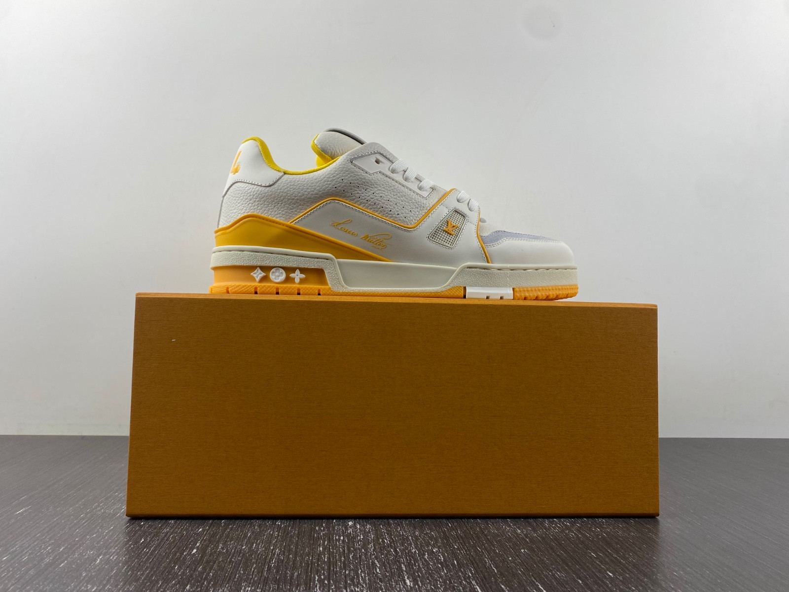 lwe sneaker