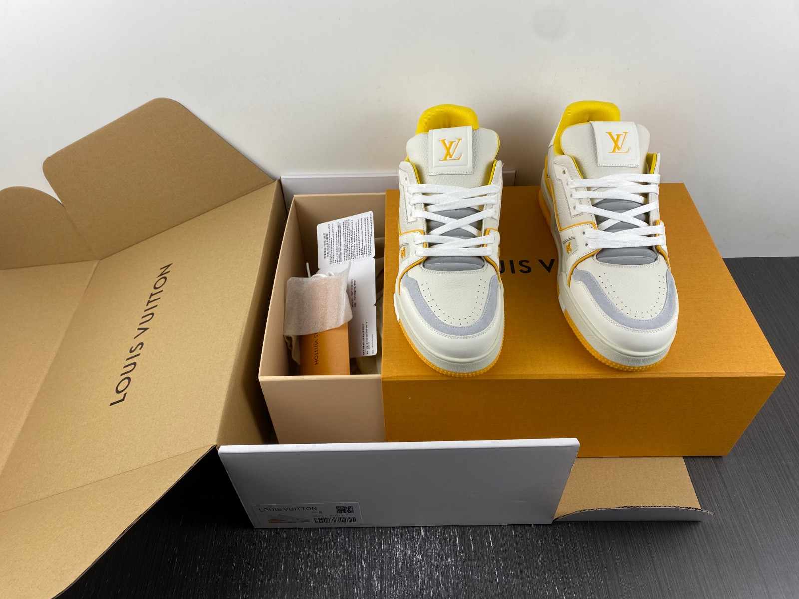 lwe sneaker