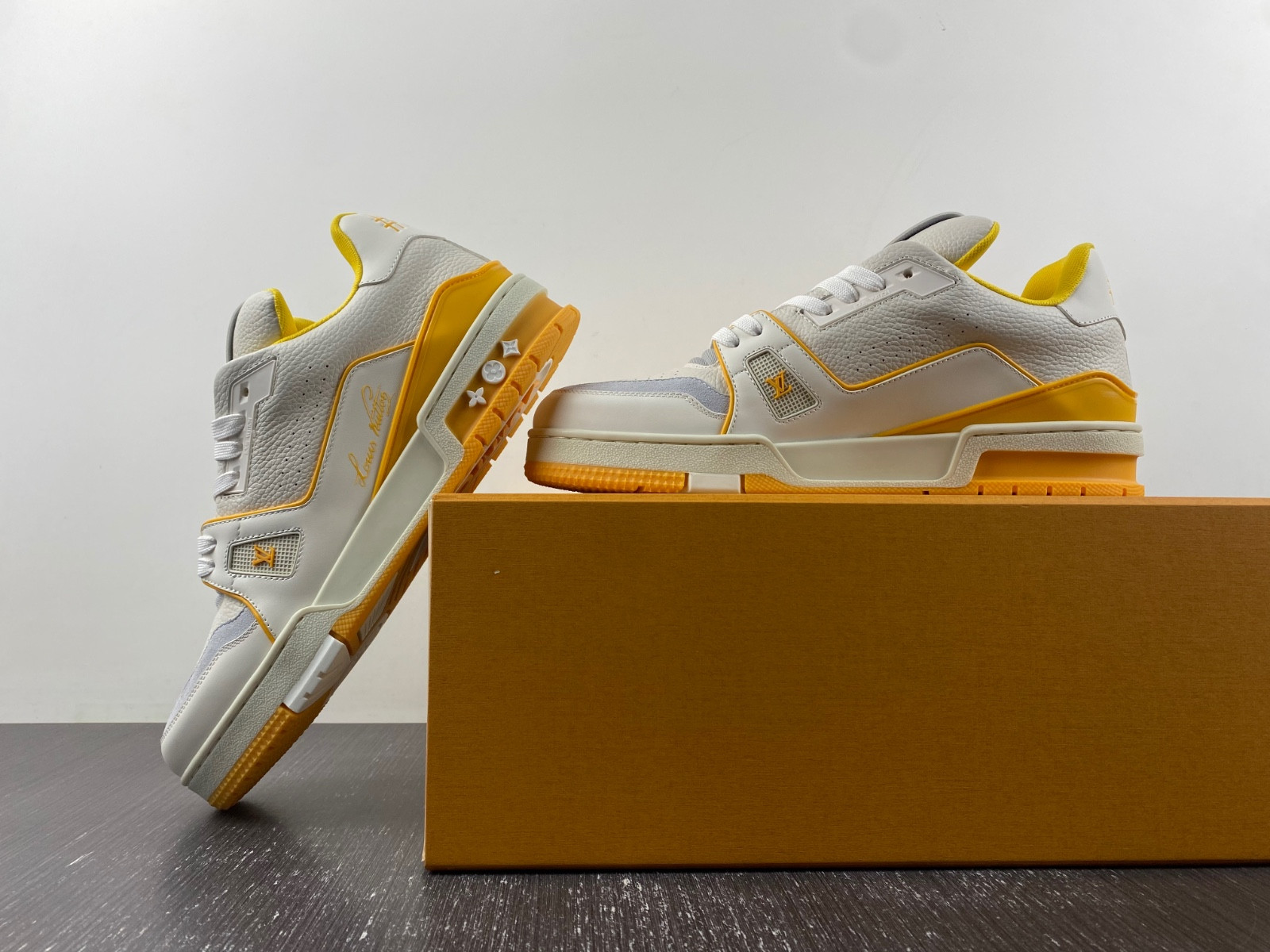 lwe sneaker