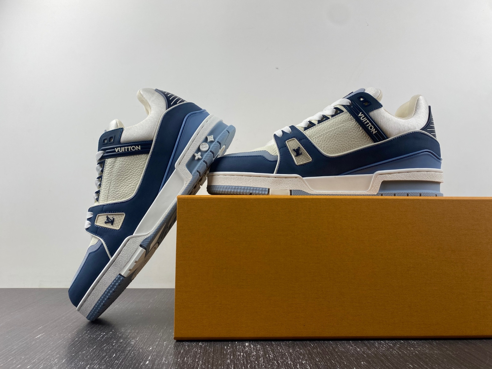 lwe sneaker