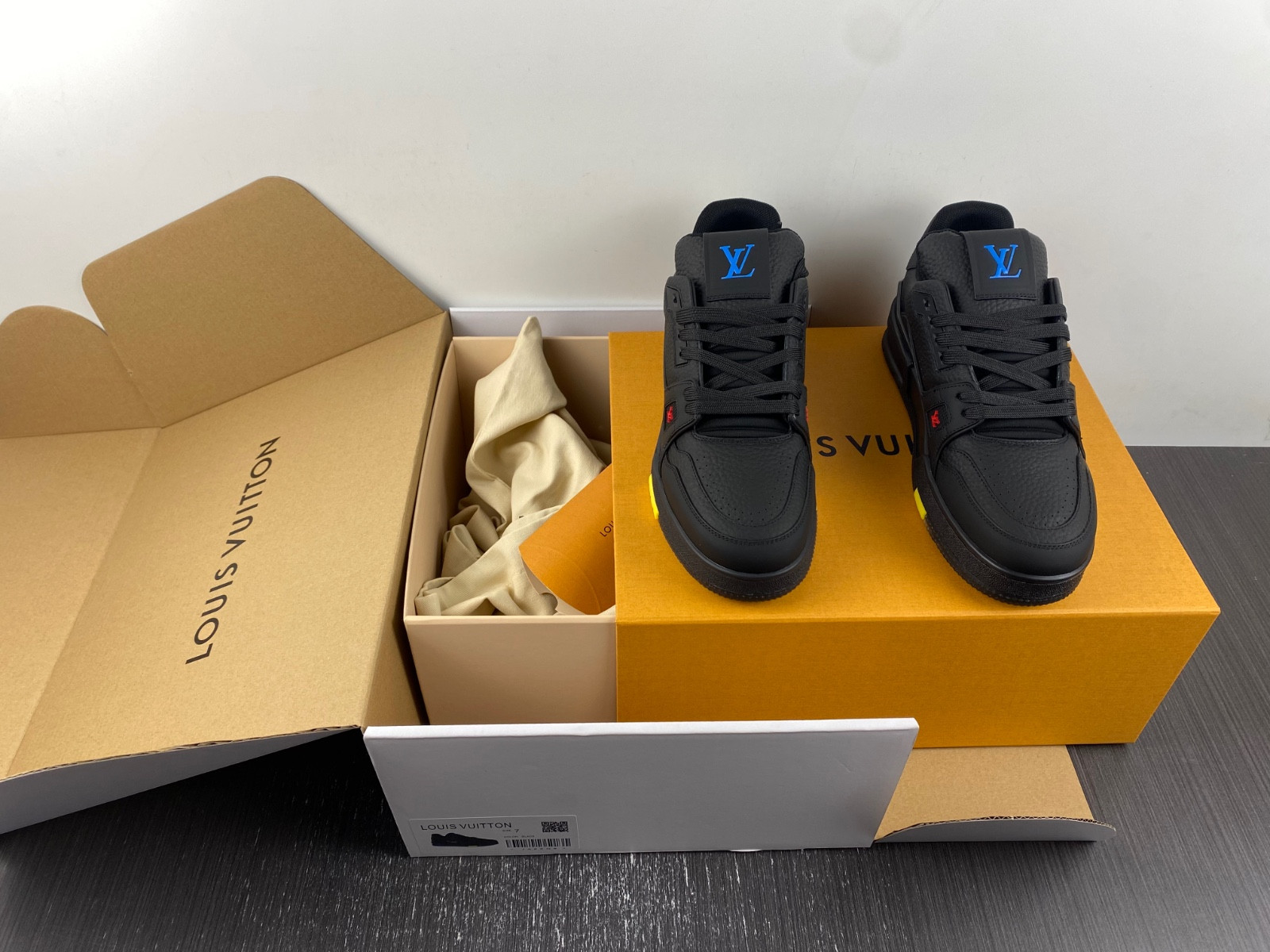 lwe sneaker