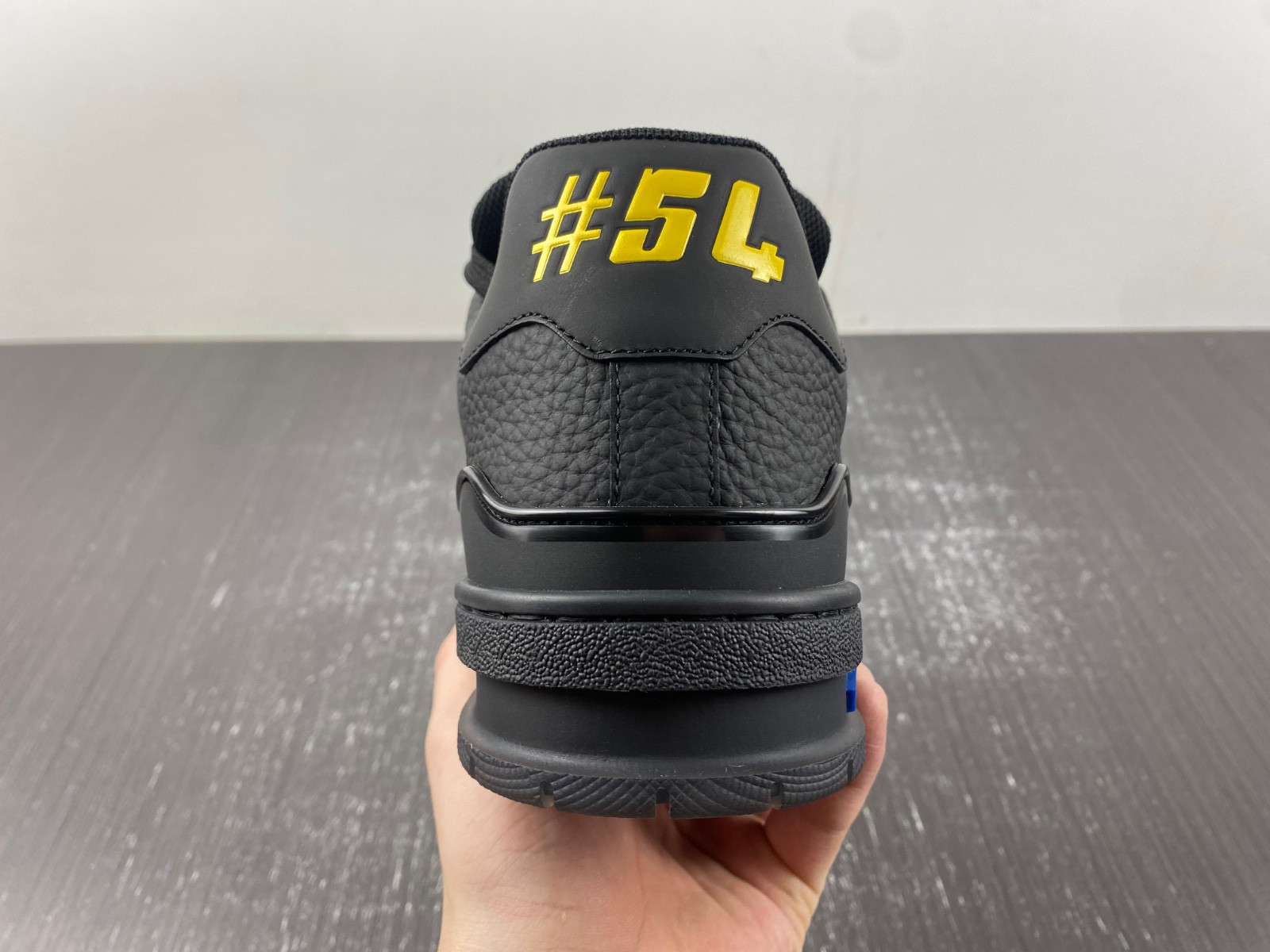 lwe sneaker