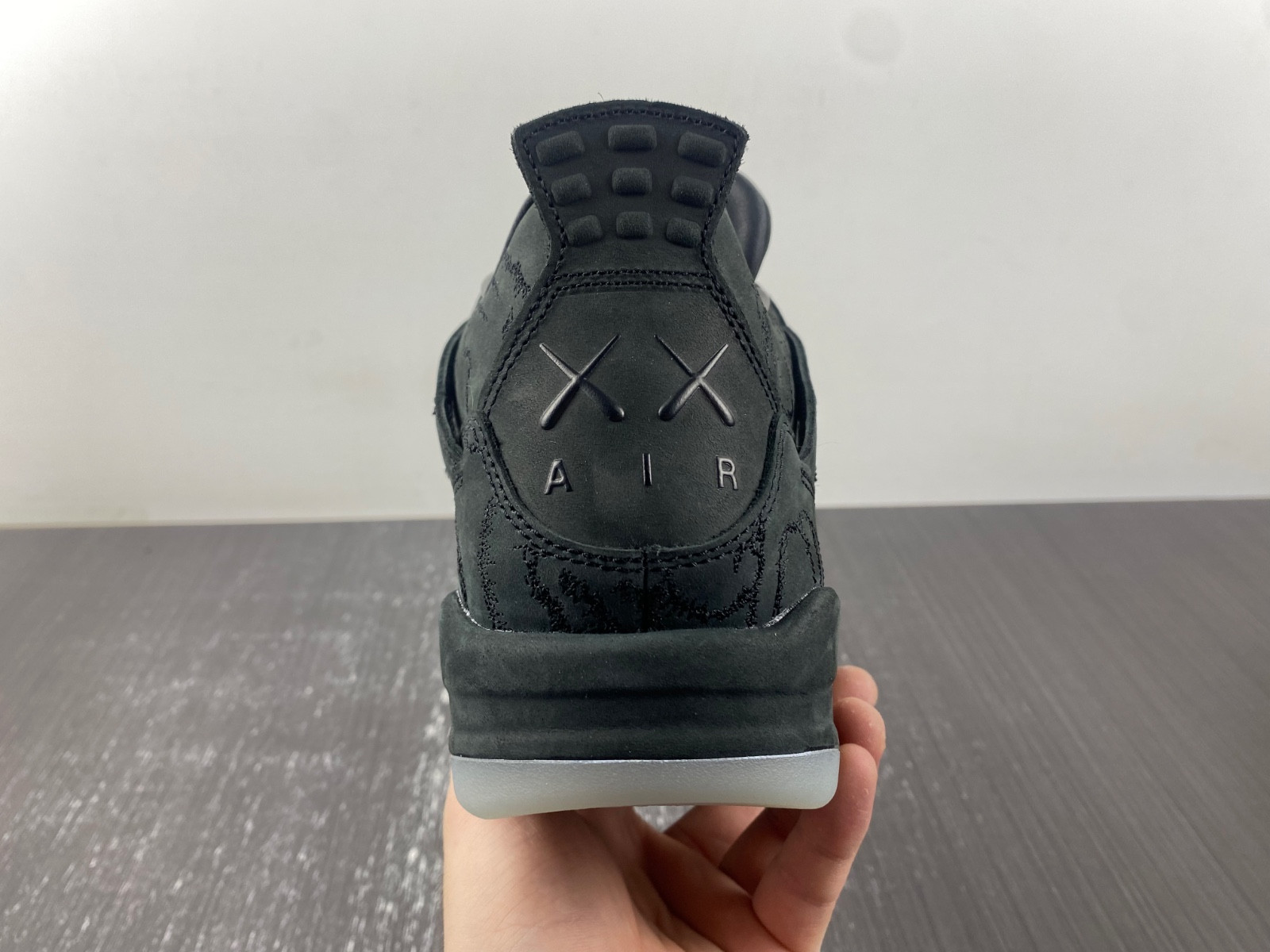 kaws x air jordan 4 retro 