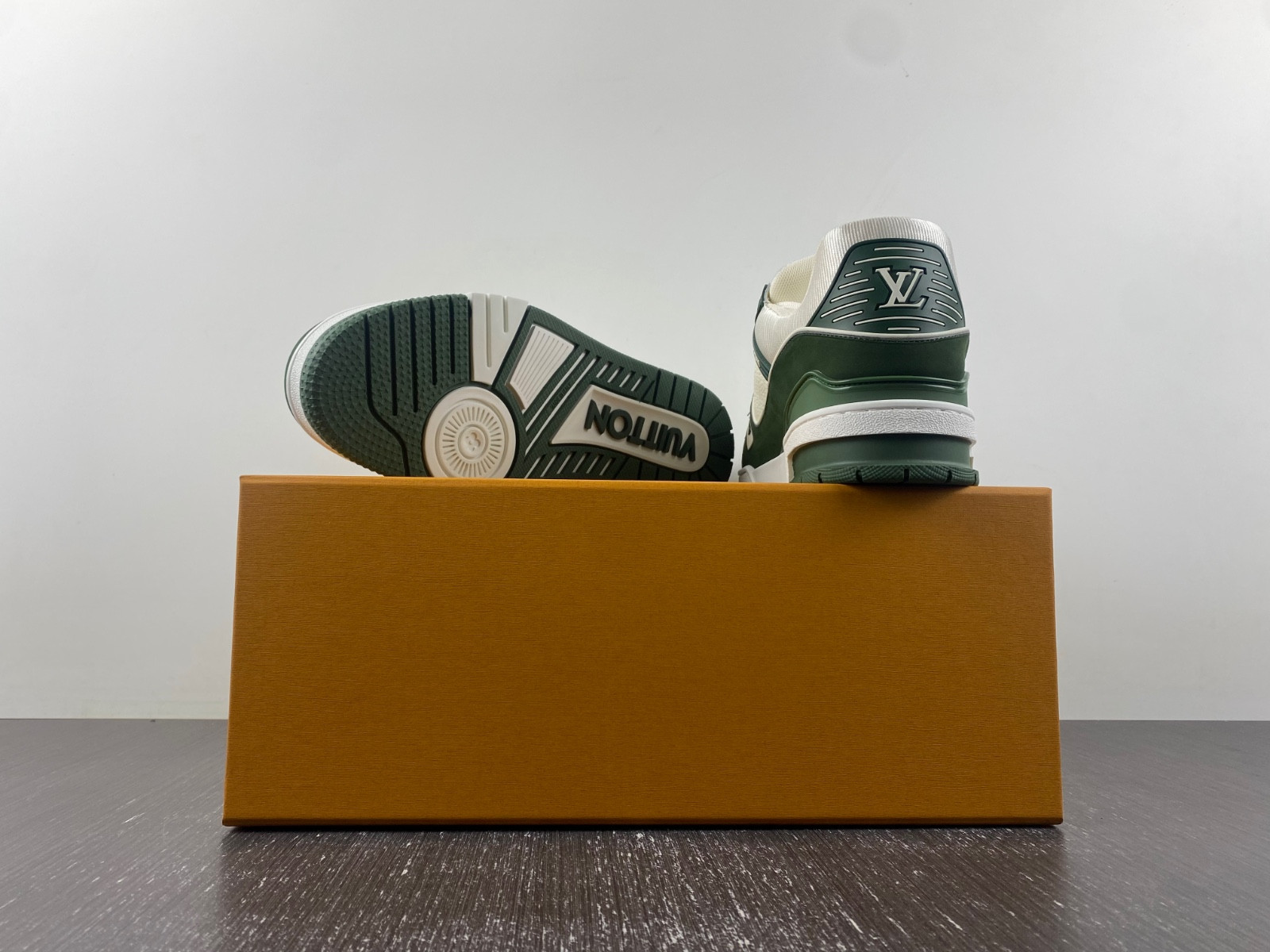 lwe sneaker