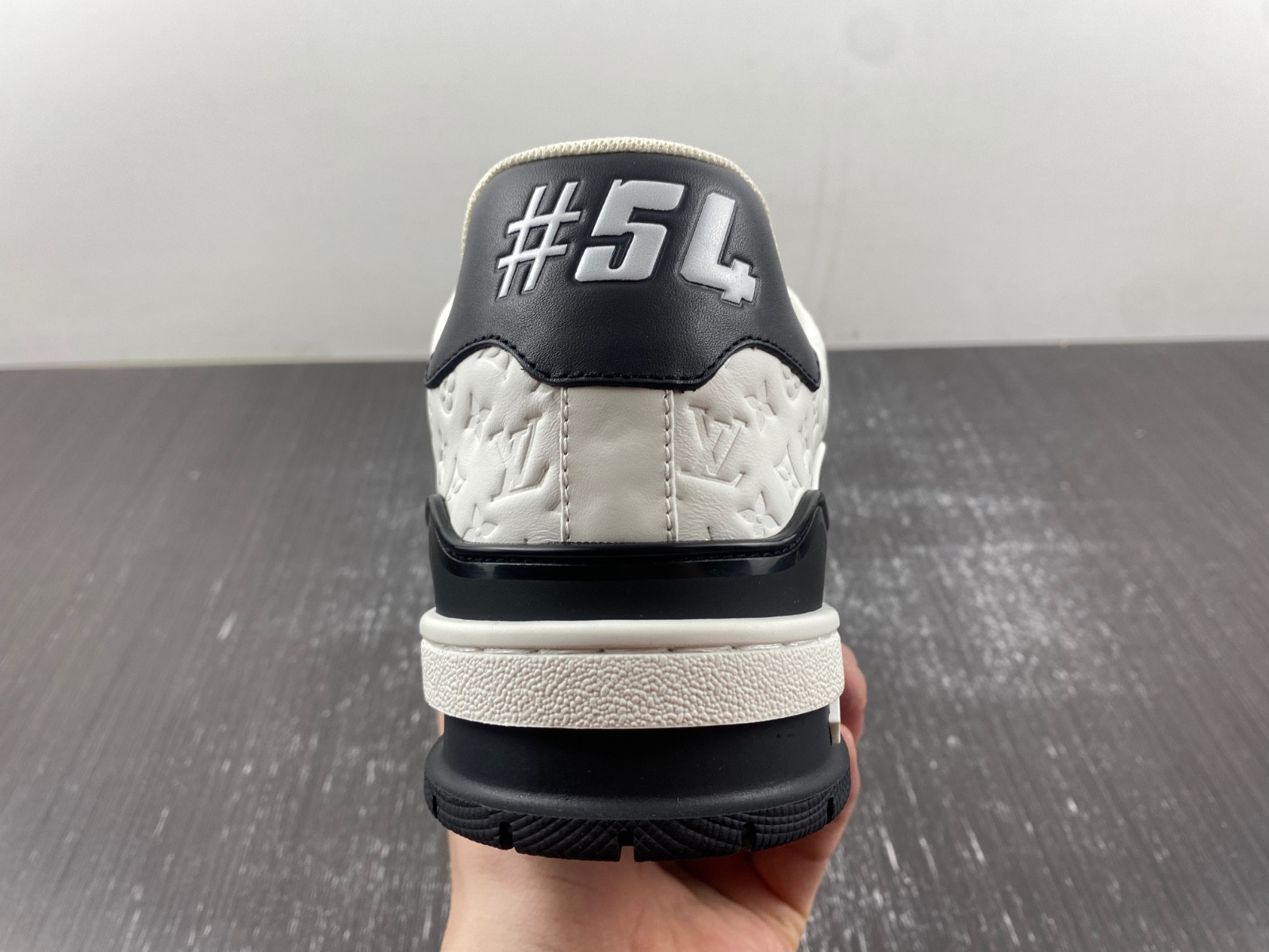 lwe sneaker