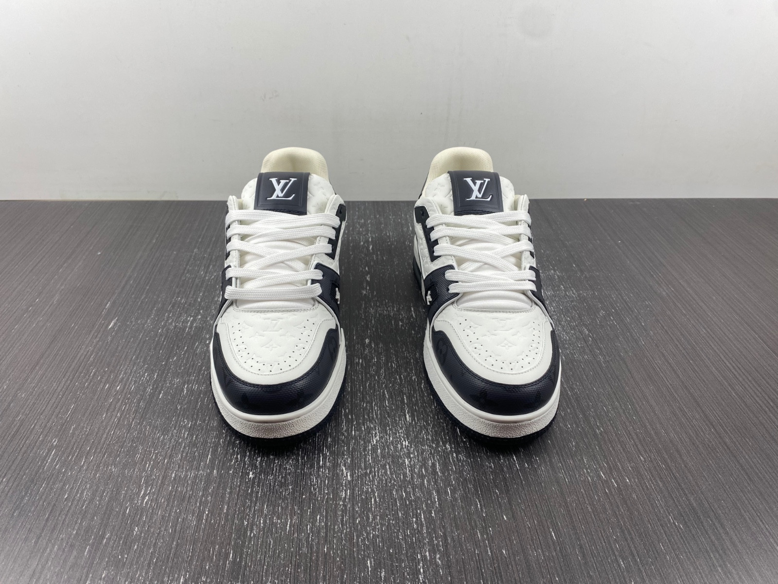 lwe sneaker